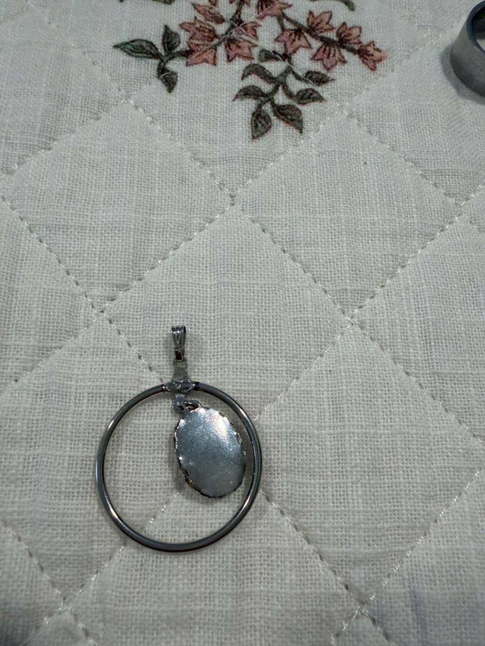 Vintage Style Cameo Pendant in Cream and Black - Picture 2 of 2